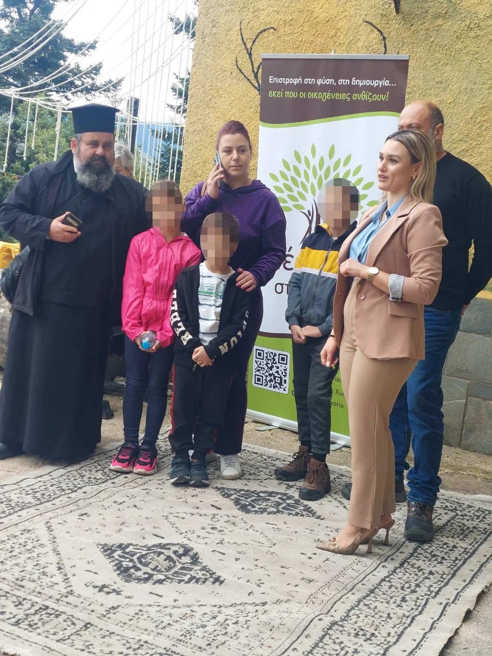 Ευρυτανία: Πώς η δασκάλα και ο ιερέας φέρνουν κατοίκους στο χωριό Φουρνά