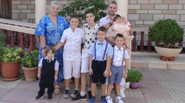 Ευρυτανία: Πώς η δασκάλα και ο ιερέας φέρνουν κατοίκους στο χωριό Φουρνά