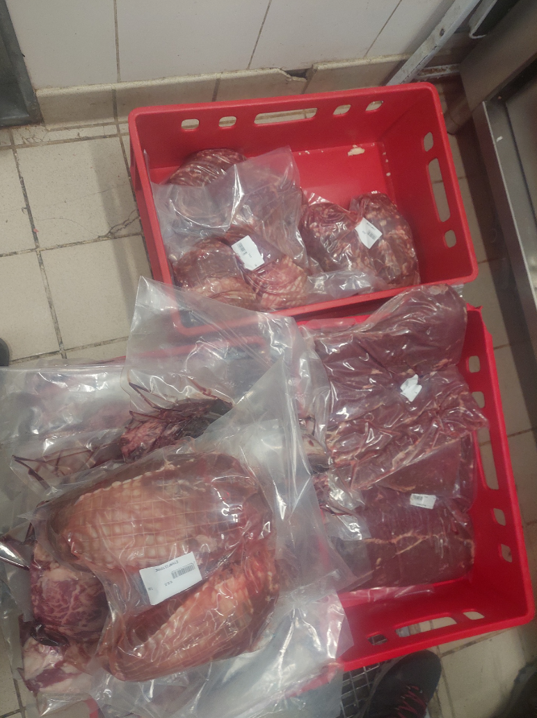 Κατασχέθηκαν 11 τόνοι ακατάλληλου κρέατος