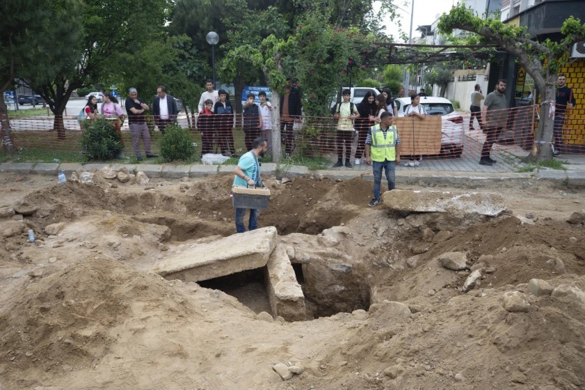 Τεφροδόχοι και ανθρώπινα οστά ανακαλύφθηκαν σε αρχαία ελληνική πόλη