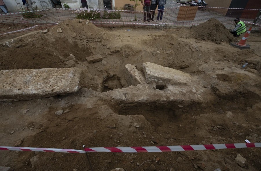 ​ Edit media   ​