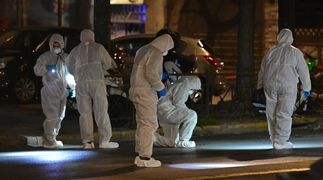 Η στιγμή της έκρηξης έξω από τα γραφεία της Hellenic Train