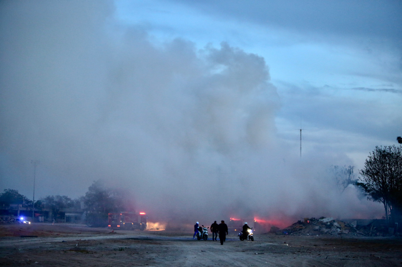Βοτανικός: Φωτιά σε υπαίθριο χώρο