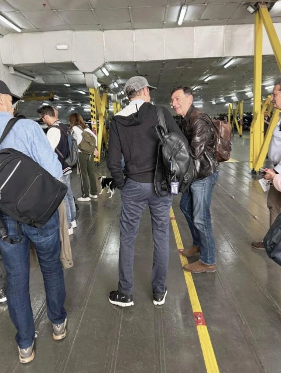 Στην Τήνο με το πλοίο της γραμμής ο Κυριάκος Μητσοτάκης