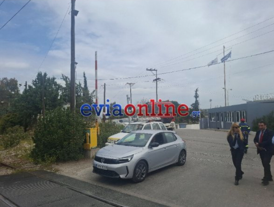 Χαλκίδα: Φορτηγό συγκρούστηκε με συρμό του Προαστιακού