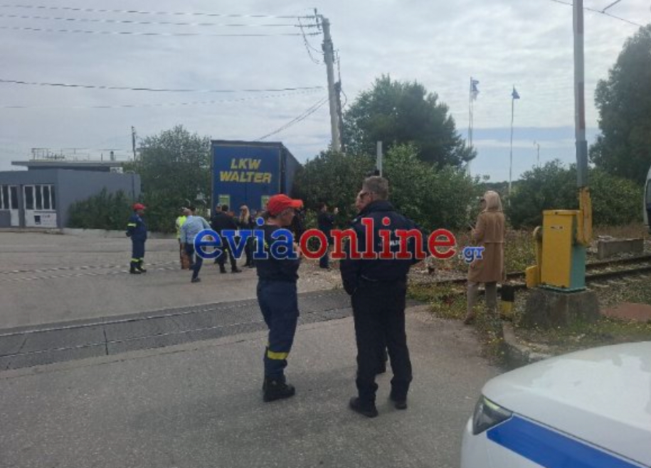 Χαλκίδα: Φορτηγό συγκρούστηκε με συρμό του Προαστιακού