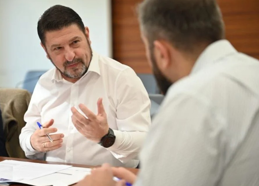 Χαρδαλιάς από Πετρούπολη