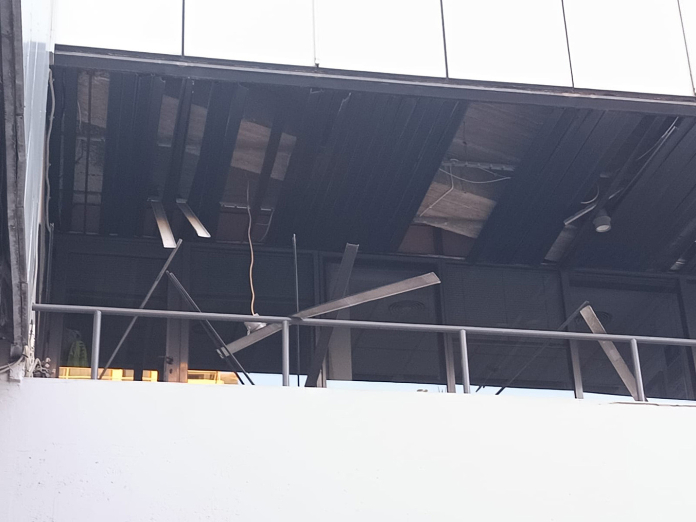 Έκρηξη στα γραφεία της Hellenic Train: Ζημιές στον ημιώροφο και σε σταθμευμένα αυτοκίνητα