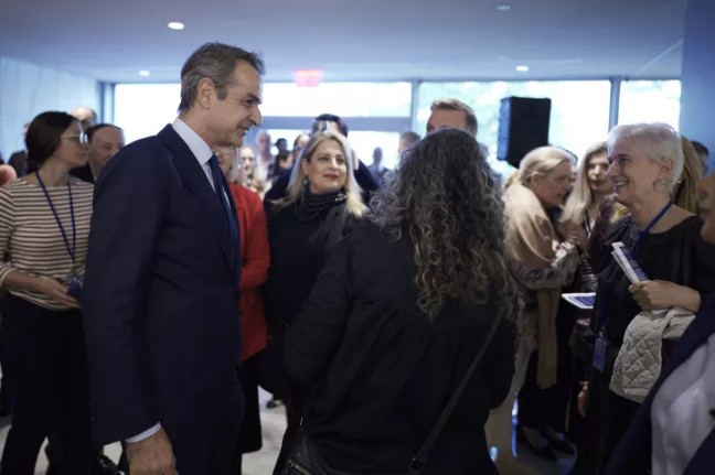 Στα εγκαίνια έκθεσης στη Νέα Υόρκη ο Μητσοτάκης 