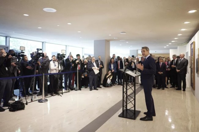 Στα εγκαίνια έκθεσης στη Νέα Υόρκη ο Μητσοτάκης