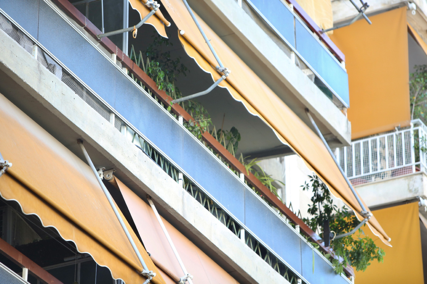 Καλλιθέα: Πέθανε το 7χρονο κορίτσι που πέρασε μέσα από τζαμαρία στο σπίτι του