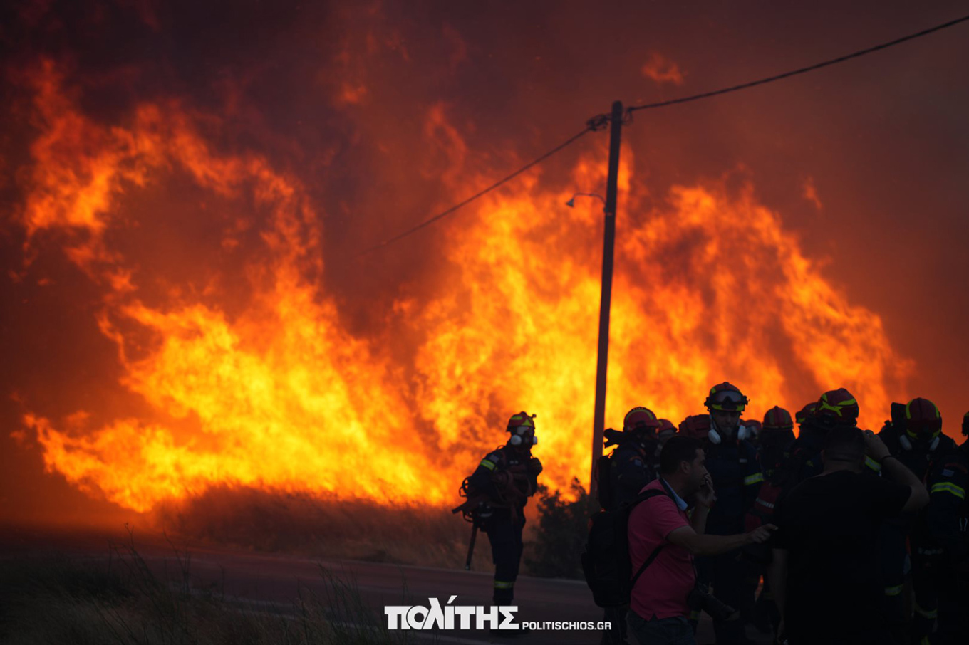 Σε πύρινο κλοιό η Χίος