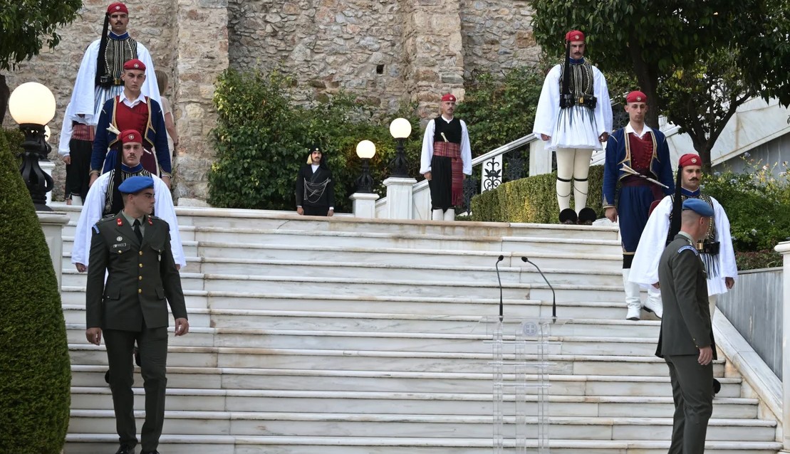 Η δεξίωση στο Προεδρικό Μέγαρο για την αποκατάσταση της Δημοκρατίας