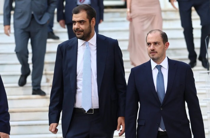 Η δεξίωση στο Προεδρικό Μέγαρο για την αποκατάσταση της Δημοκρατίας