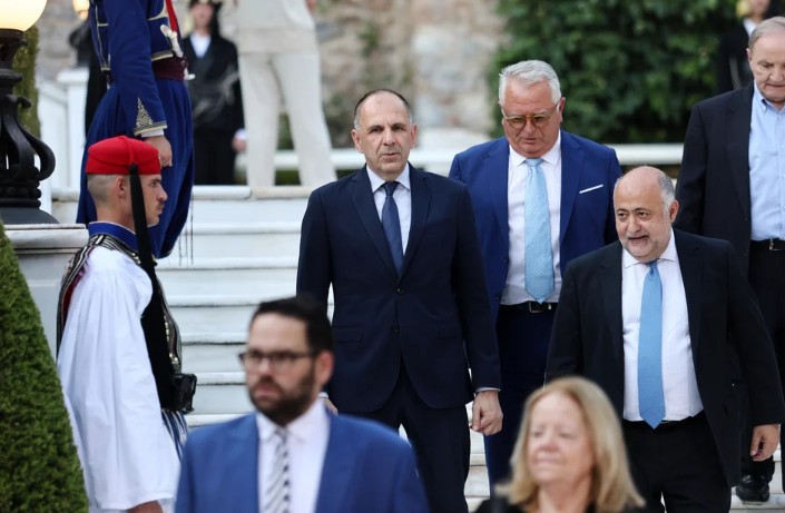 Η δεξίωση στο Προεδρικό Μέγαρο για την αποκατάσταση της Δημοκρατίας