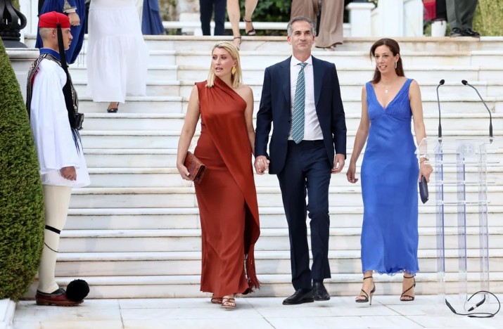 Η δεξίωση στο Προεδρικό Μέγαρο για την αποκατάσταση της Δημοκρατίας