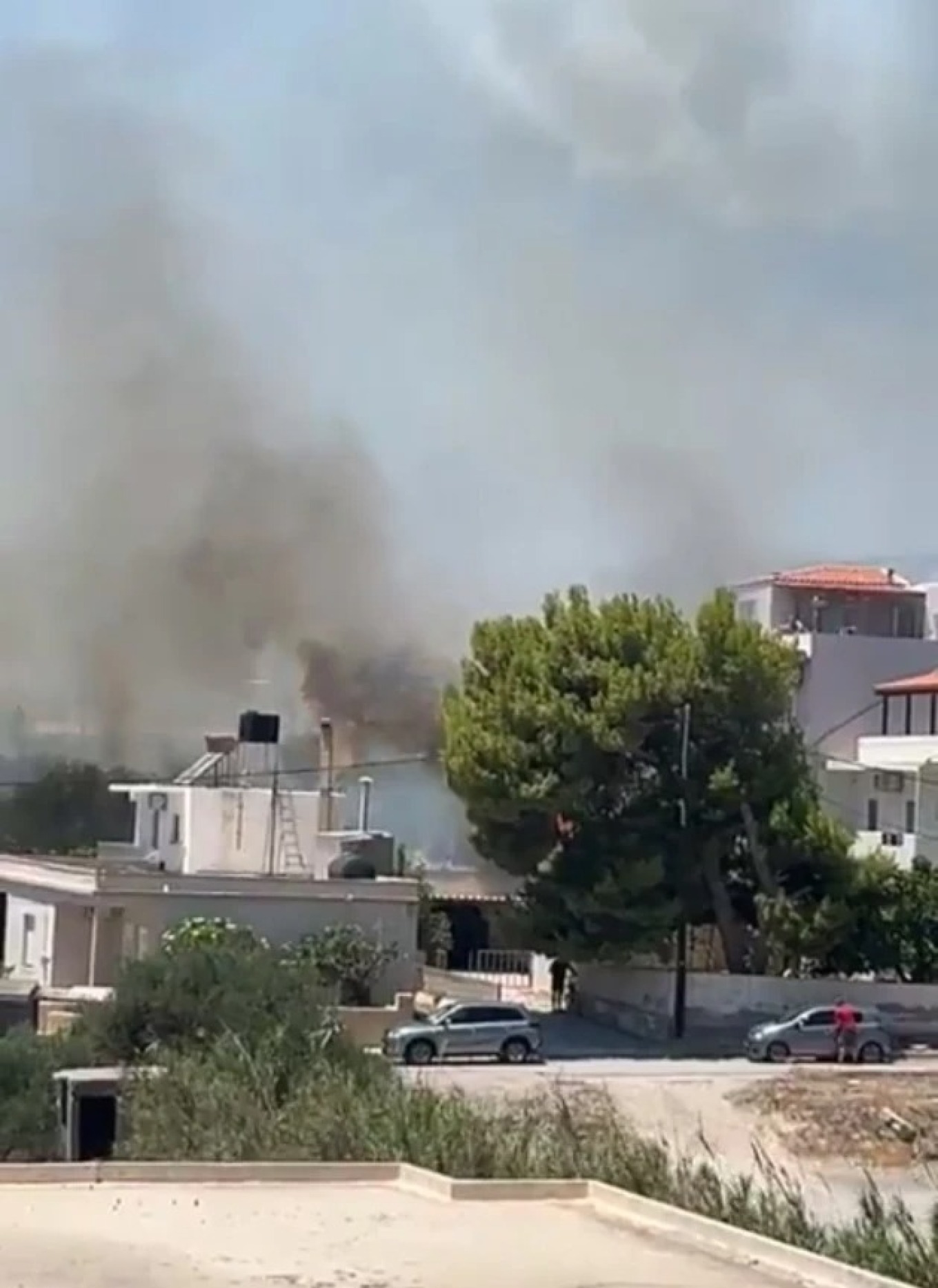 Ιεράπετρα: Φωτιά κοντά σε σπίτια στην Βιγλιά