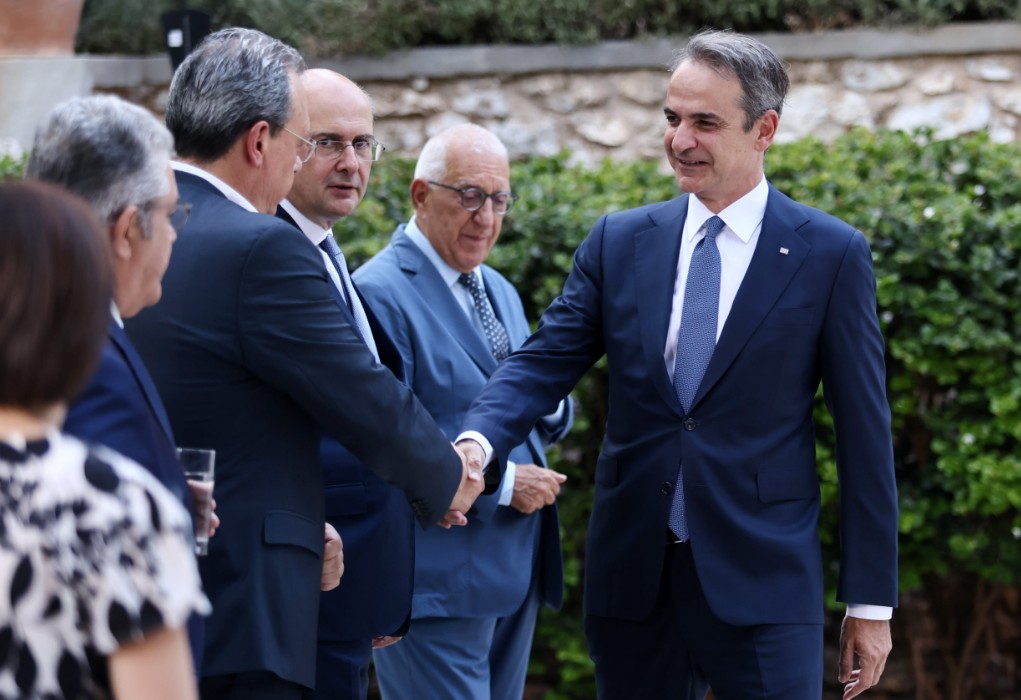 Η δεξίωση στο Προεδρικό Μέγαρο για την αποκατάσταση της Δημοκρατίας