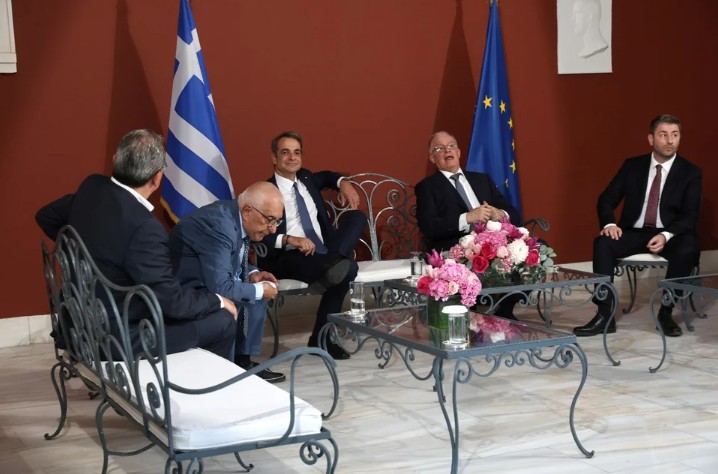 εκδήλωση πολιτικοί αρχηγοί 