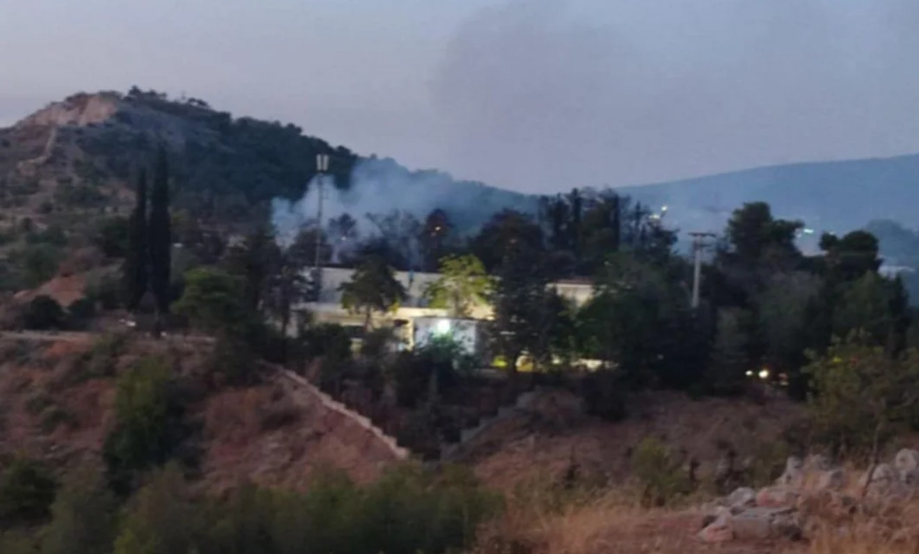 Υπό έλεγχο η φωτιά στο Παλαιό Ψυχικό