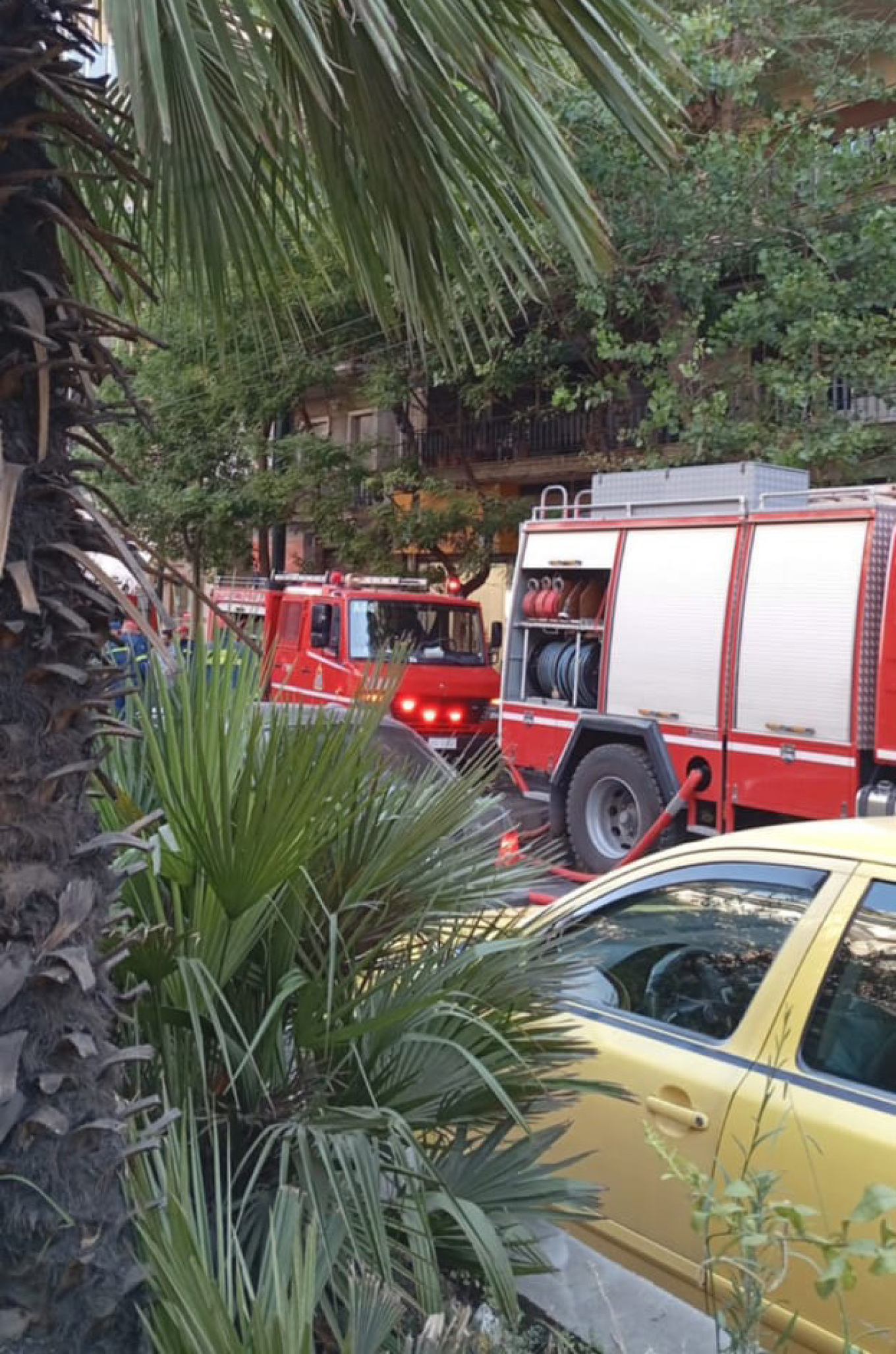 Στις φλόγες το σπίτι του Πέτρου Φιλιππίδη στην Πατησίων – Καλά στην υγεία του ο ηθοποιός που ήταν μέσα (Photos)