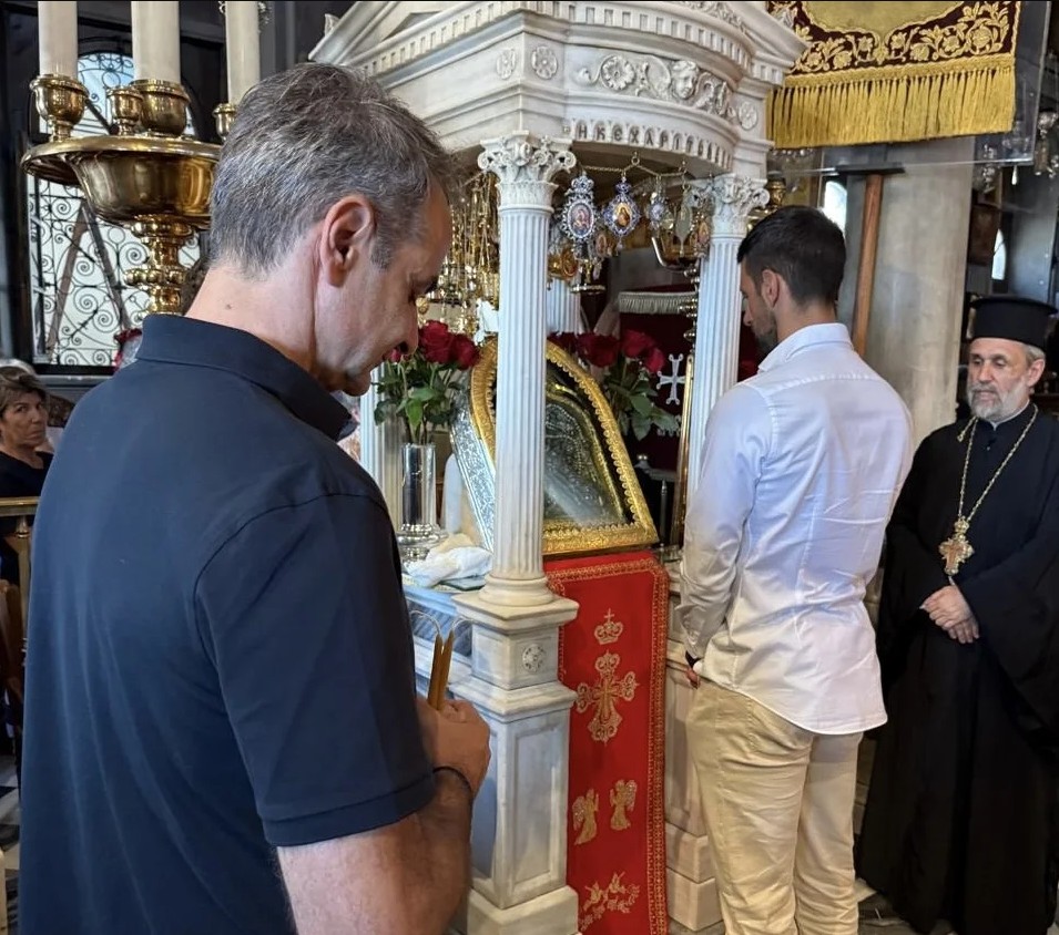 Στην Παναγιά της Τήνου Μητσοτάκης και Τζόκοβιτς