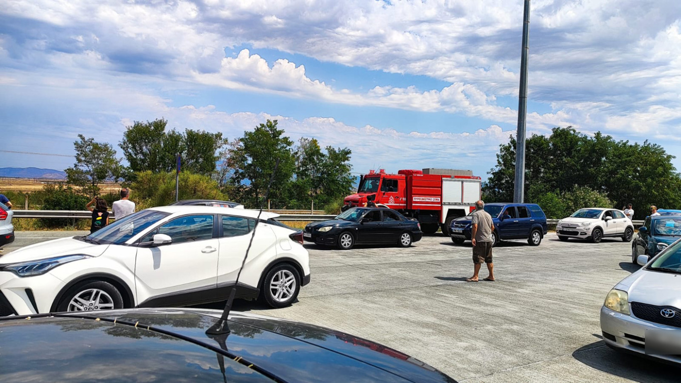 Φωτιά σε χωματερή στην Εθνική – Κυκλοφοριακό χάος στο ύψος της Λάρισας