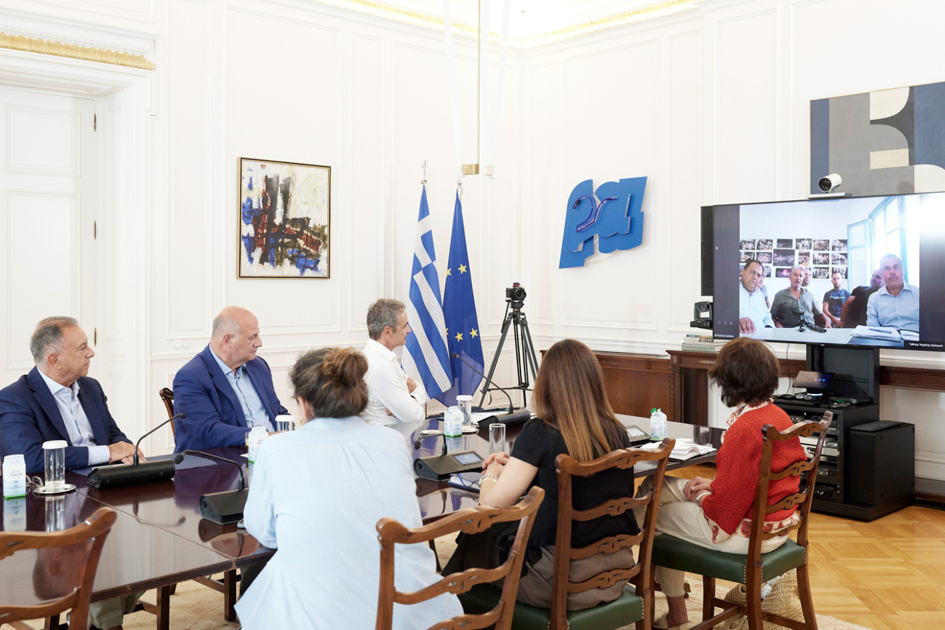 Τηλεδιάσκεψη Μητσοτάκη με τον Δήμαρχο Αμοργού