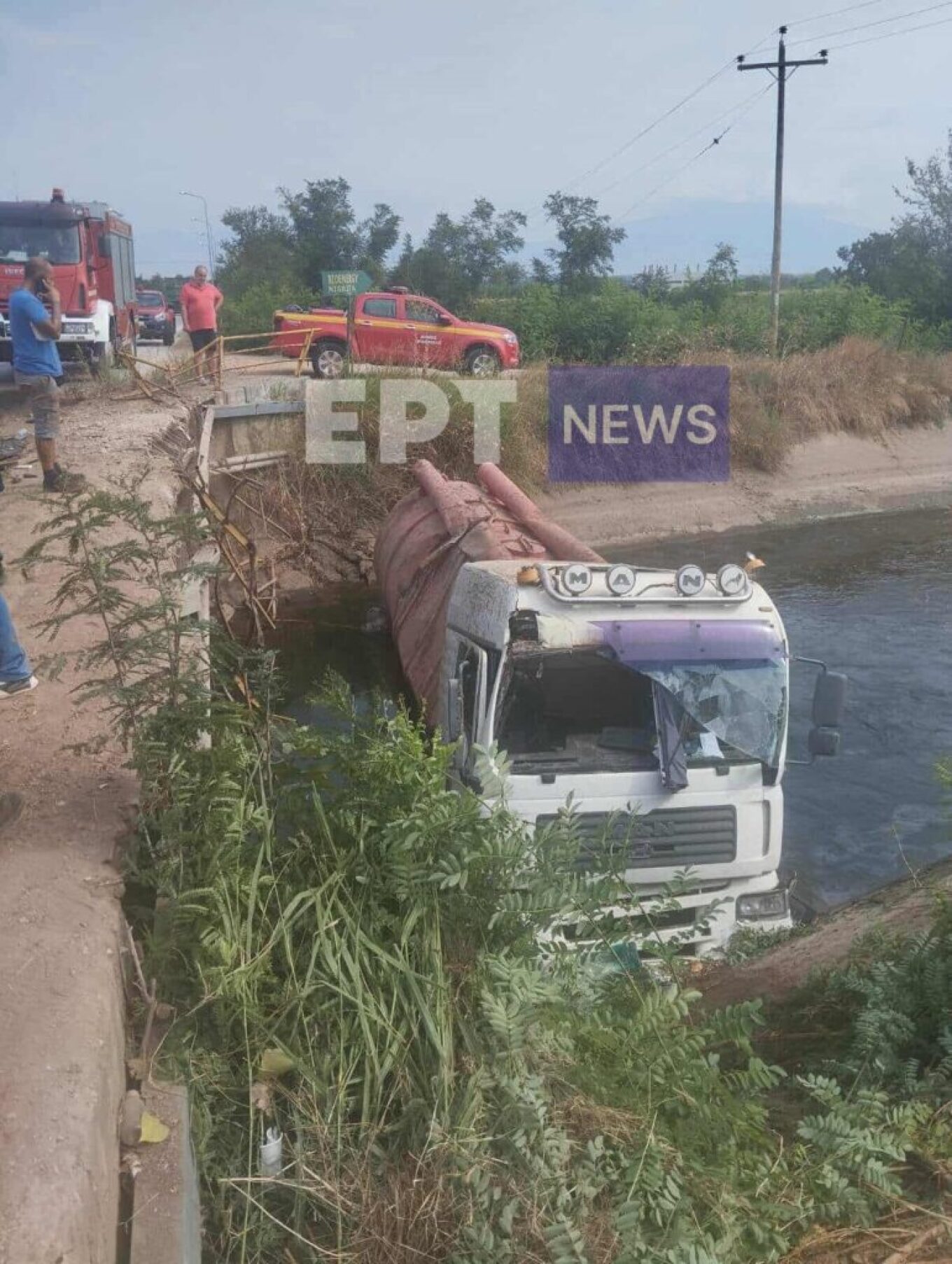 Σέρρες: Βυτιοφόρο έπεσε σε αρδευτικό κανάλι