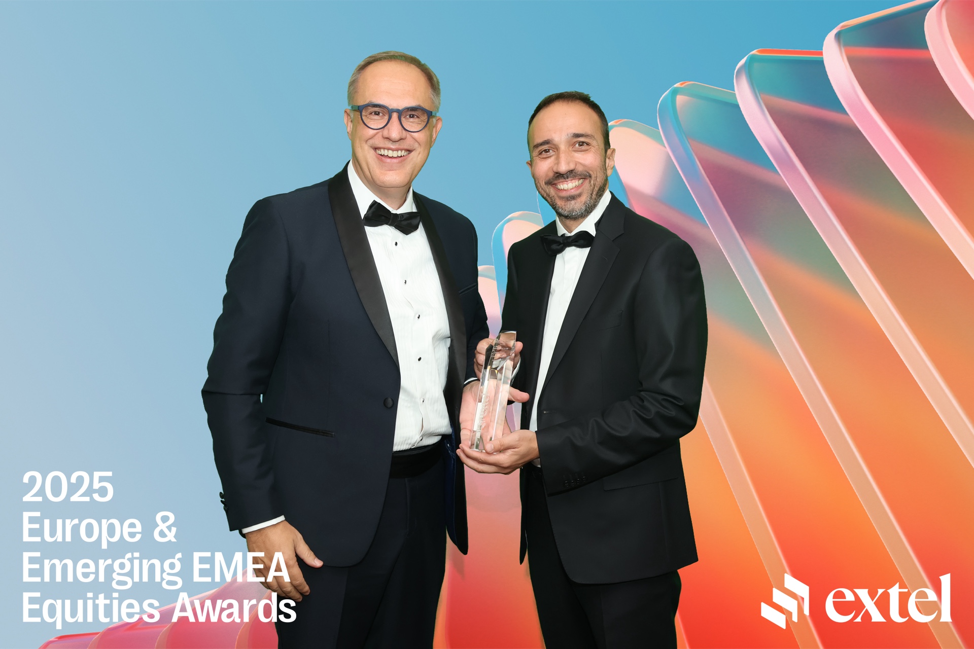 Ο Διευθυντής Επενδυτικών Σχέσεων του ΟΠΑΠ, Νίκος Πολυμενάκος, και ο Head of CEO Office, Γιάννης Παύλου