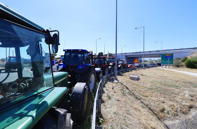 Καρδίτσα: Πανθεσσαλικό μπλόκο αγροτών στον κόμβο Ε65 – Κυκλοφοριακές ρυθμίσεις (Photos)