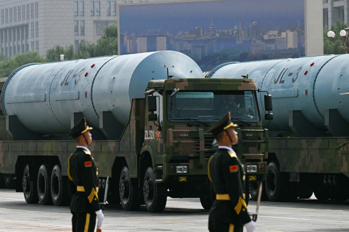 Τρόμαξε ο πλανήτης από το οπλοστάσιο της Κίνας