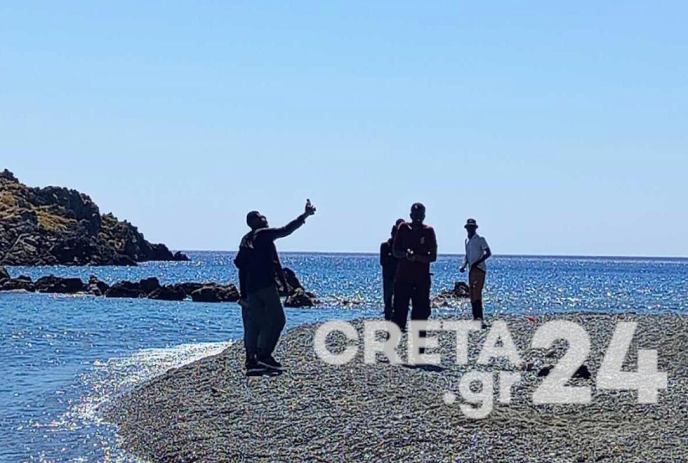 Μεγάλο πρόβλημα έχουν προκαλέσει στην Κρήτη οι μεταναστευτικές ροές του τελευταίου διημέρου. Στο νησί έχουν φτάσει περισσότεροι από 1.000 μετανάστες μόνο το Σαββατοκύριακο. Για το θέμα το μεσημέρι θα πραγματοποιηθεί έκτακτη σύσκεψη στο Μέγαρο Μαξίμου υπό τον Πρωθυπουργό, Κυριάκο Μητσοτάκη, με τη συμμετοχή των αρμόδιων υπουργών.  Μέσα στο Σαββατοκύριακο στα νότια της Γαύδου έφταναν – με διαφορά λίγων ωρών – σκάφη στα οποία επέβαιναν δεκάδες μετανάστες με τη Frontex και τις λιμενικές αρχές να σπεύδουν προς τη