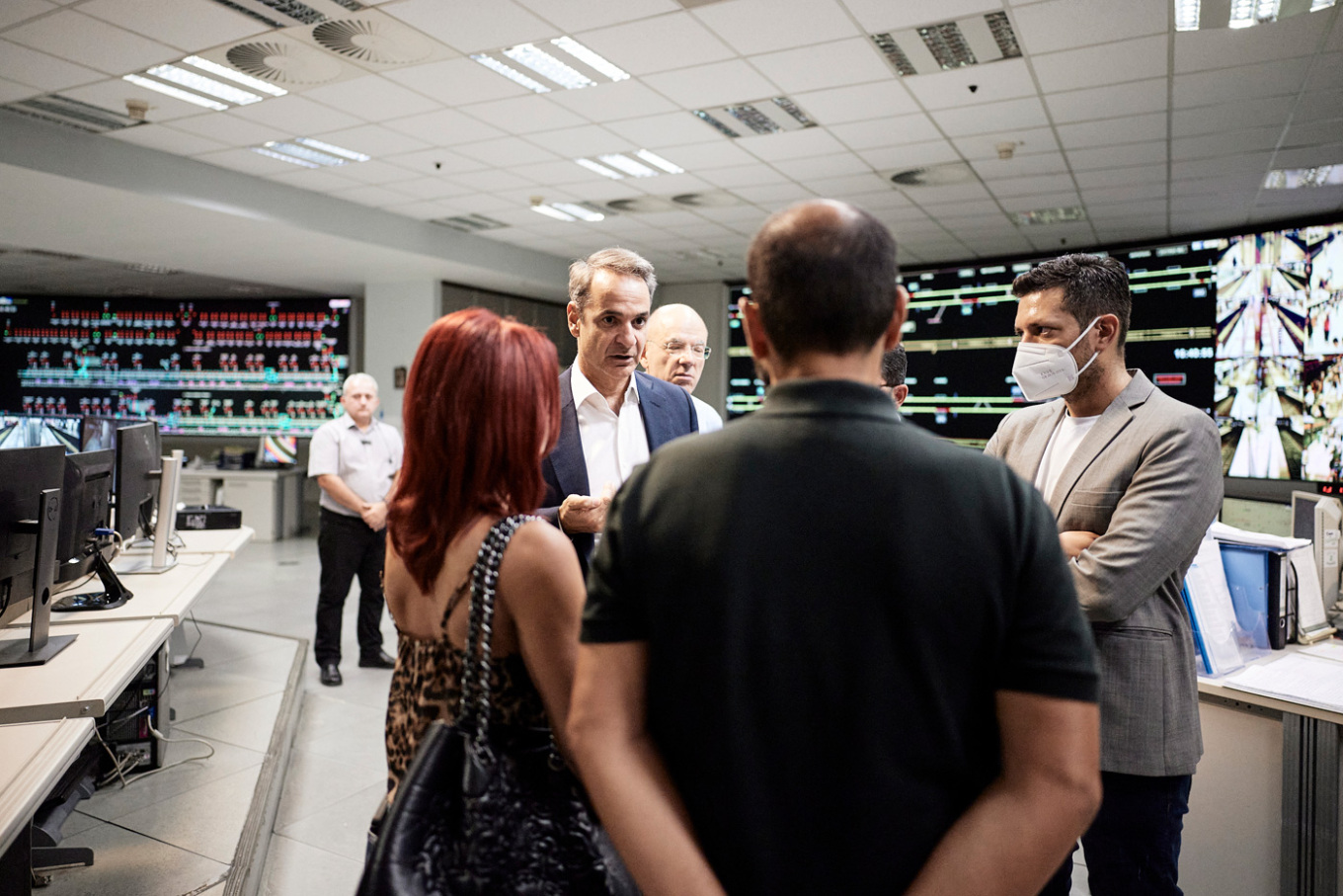 Ο Μητσοτάκης επισκέφτηκε το Μετρό στο Σύνταγμα