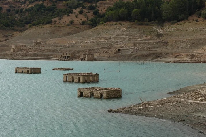 SOS για τη λίμνη του Μόρνου που εξαφανίζεται
