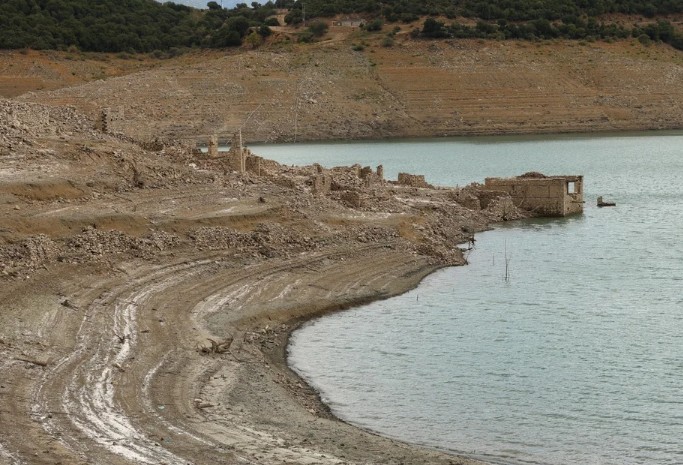 SOS για τη λίμνη του Μόρνου που εξαφανίζεται