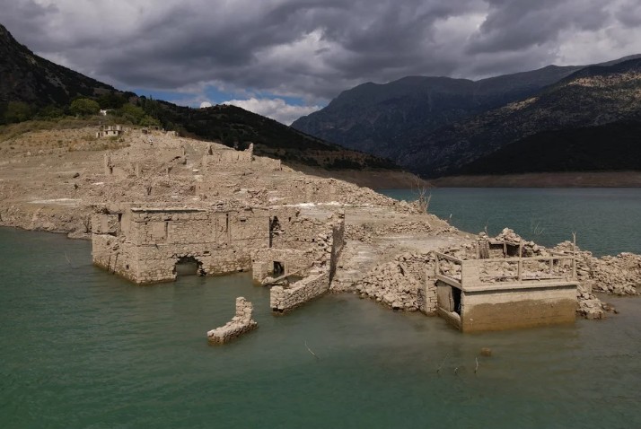 SOS για τη λίμνη του Μόρνου που εξαφανίζεται