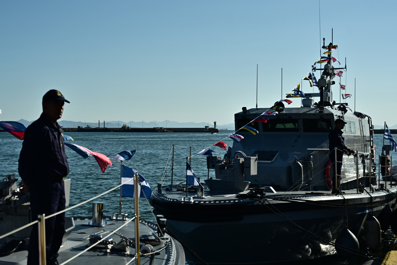 Παραδόθηκαν 5 υπερσύγχρονα σκάφη για το Λιμενικό