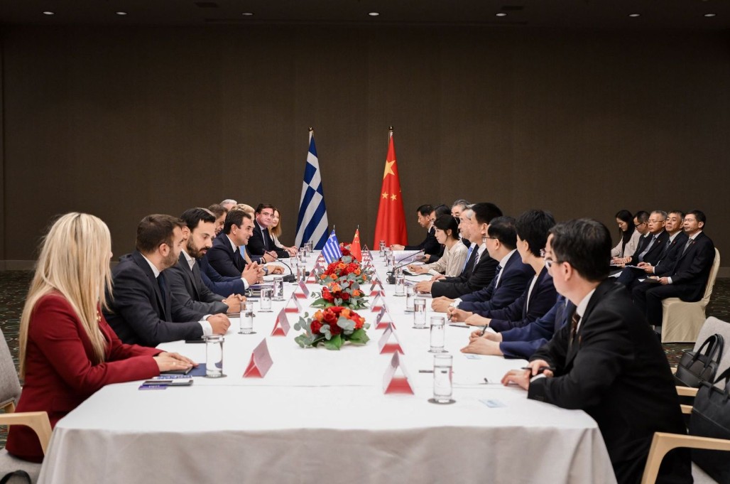 Συνάντηση Σκρέκα με αντιπροσωπεία του Κομμουνιστικού Κόμματος της Κίνας