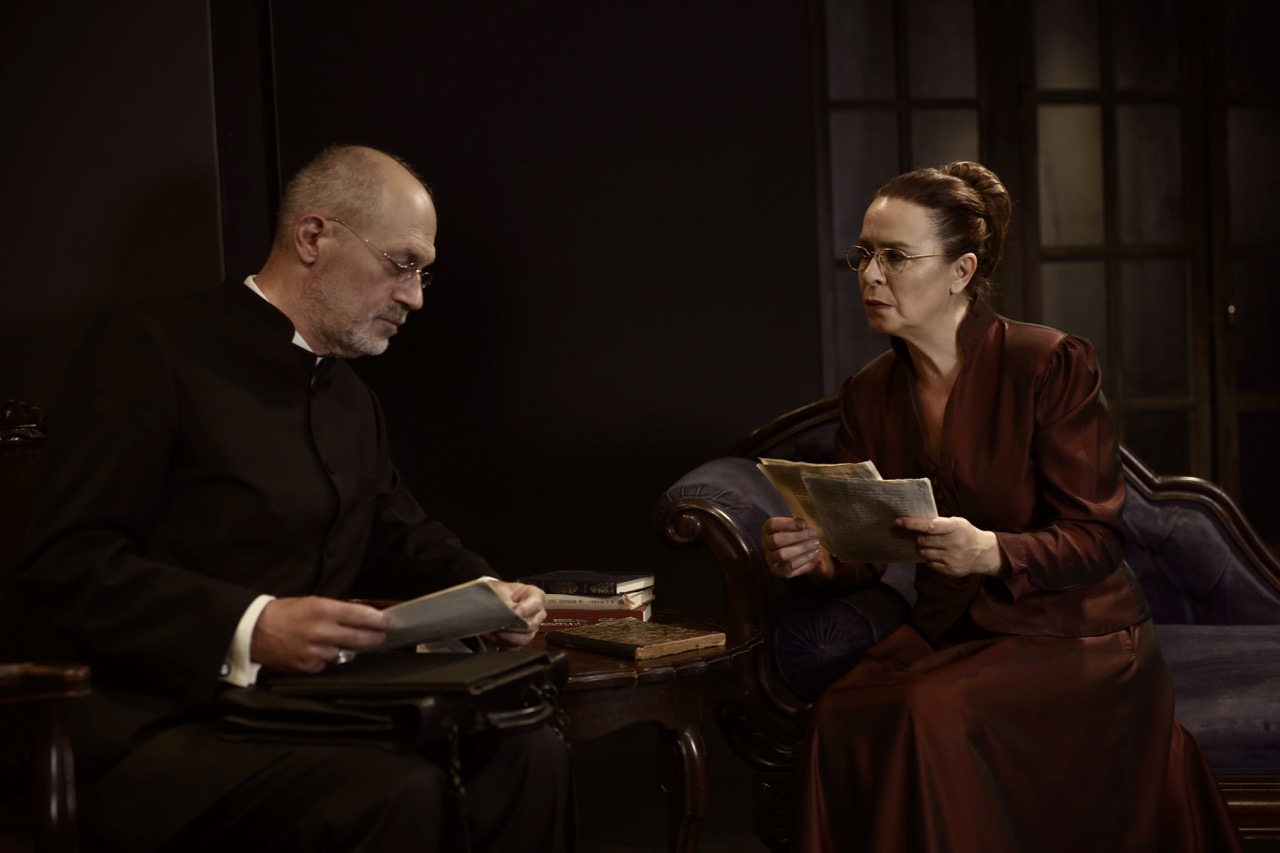 Οι «Βρικόλακες» στο Θέατρο RADAR