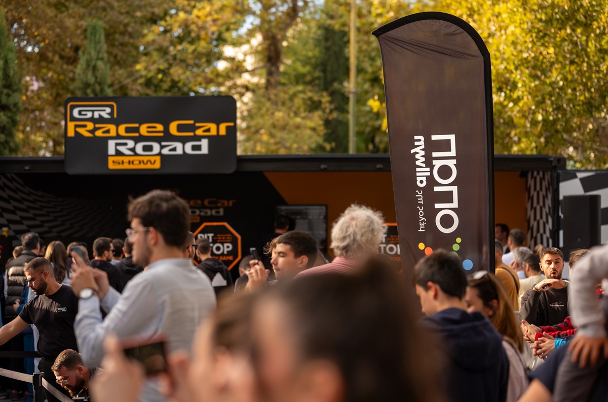 Ουρές στη Λάρισα για το showcar της McLaren F1 Team