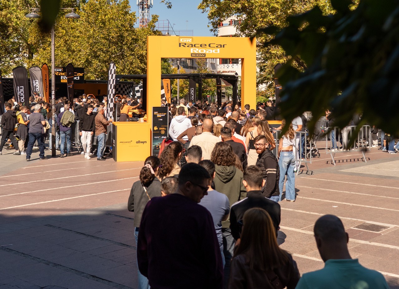 Ουρές στη Λάρισα για το showcar της McLaren F1 Team