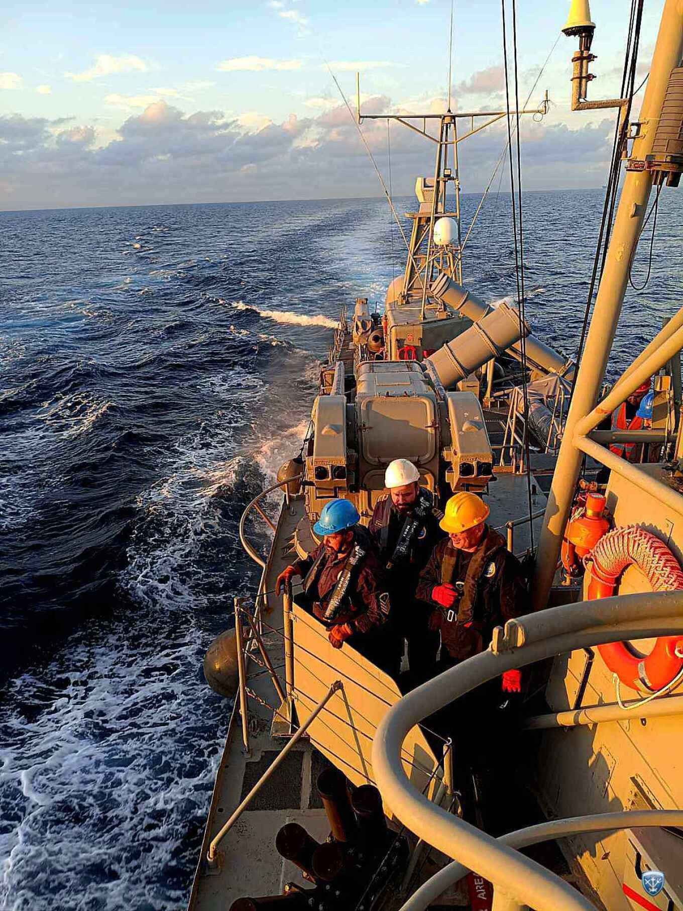 Εντυπωσιακή στρατιωτική άσκηση του Πολεμικού Ναυτικού στο Αιγαίο