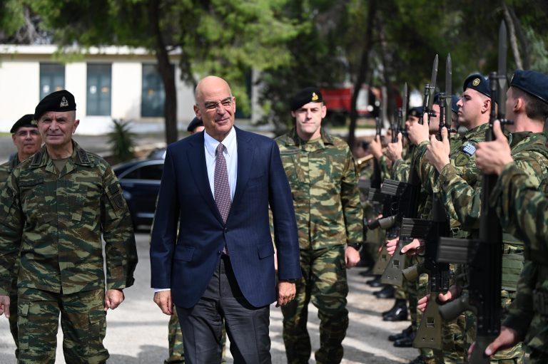 Δένδιας εργοστάσιο παραγωγής drones