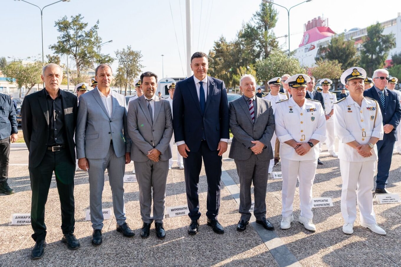 Το Λιμενικό παρέλαβε 51 οχήματα