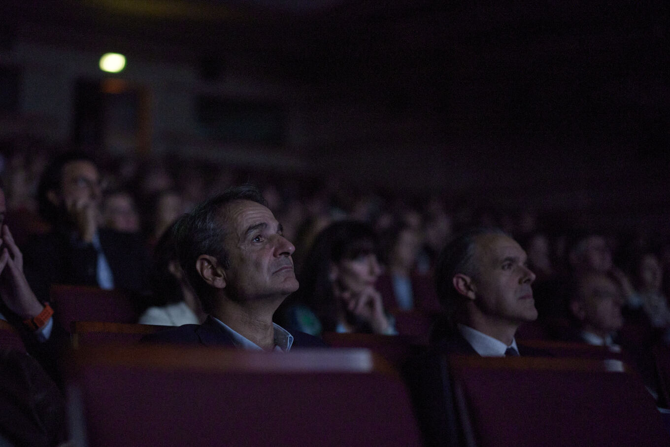 «Η ελληνική κυβέρνηση είναι απολύτως αφοσιωμένη στον στόχο της προστασίας του θαλάσσιου περιβάλλοντος», τόνισε ο Πρωθυπουργός σε εκδήλωση για την προβολή του ντοκιμαντέρ «Ocean with David Attenborough». «Η ελληνική κυβέρνηση είναι απολύτως αφοσιωμένη στον στόχο της προστασίας του θαλάσσιου περιβάλλοντος. Έχουμε ήδη εξαγγείλει και έχουμε θέσει σε δημόσια διαβούλευση τα πρώτα σχέδια για τη δημιουργία δύο μεγάλων θαλάσσιων πάρκων στα Ιόνια Νησιά και στις νότιες Κυκλάδες, τα οποία θέλουμε να θεσμοθετήσουμε όσο 