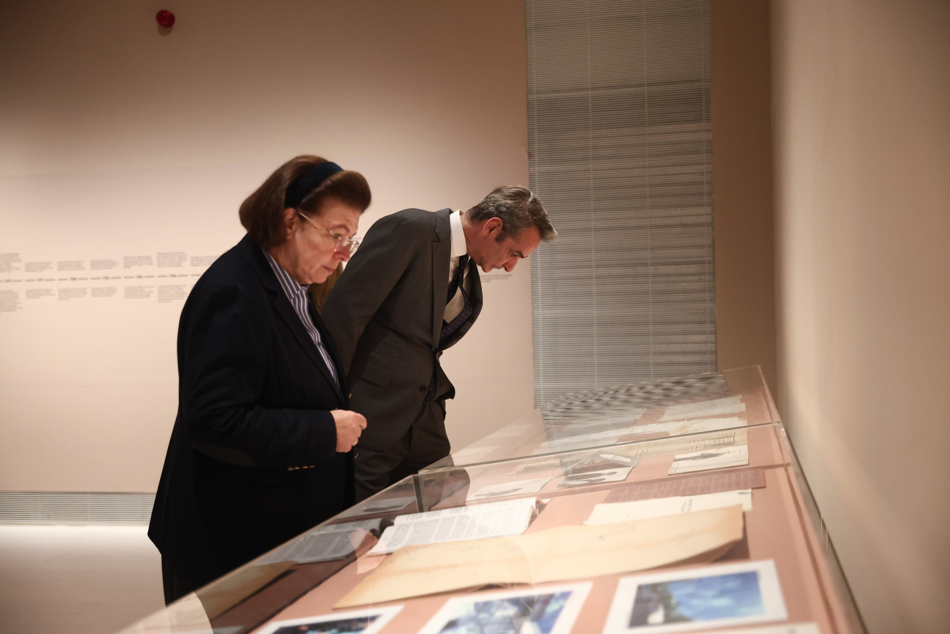 Επίσκεψη Μητσοτάκη και Μαρέβας Γκραμπόφσκι στο Εθνικό Μουσείο Σύγχρονης Τέχνης