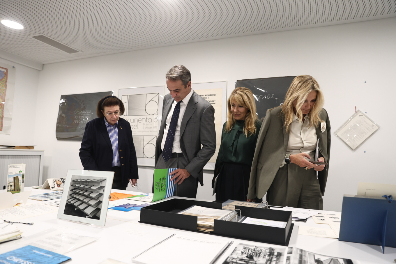 Επίσκεψη Μητσοτάκη και Μαρέβας Γκραμπόφσκι στο Εθνικό Μουσείο Σύγχρονης Τέχνης