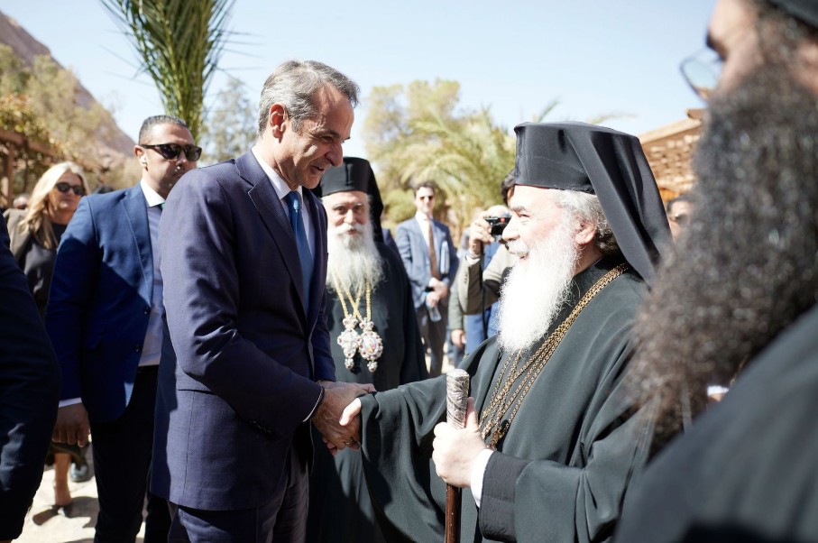 Στην ενθρόνιση του νέου Αρχιεπισκόπου Σινά ο Πρωθυπουργός