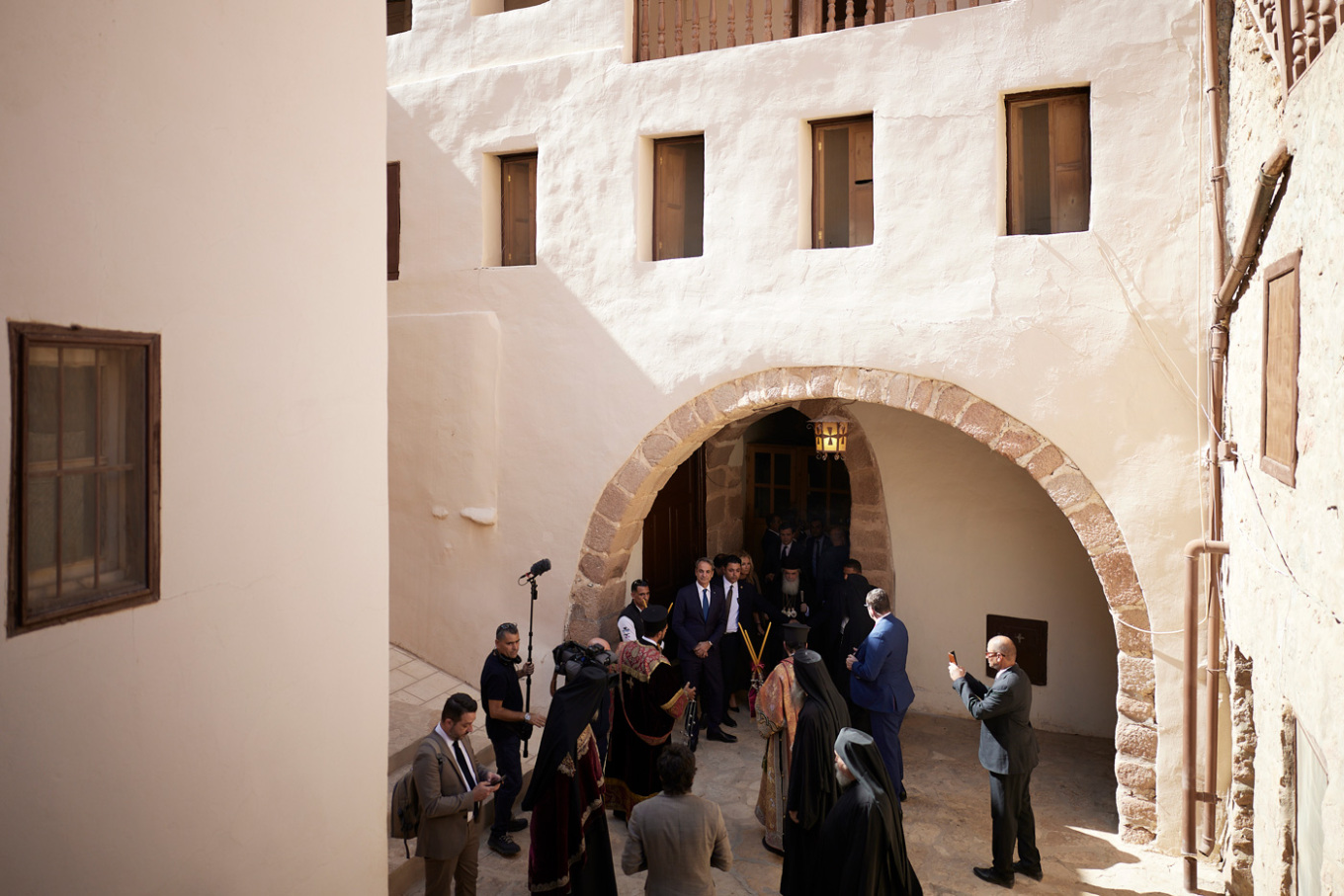 Στην ενθρόνιση του νέου Αρχιεπισκόπου Σινά ο Πρωθυπουργός